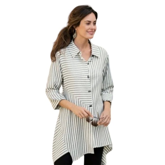 Soft Surroundings Tops - SOFT Surroundings Linen Blend Long Sleeve Asymmetrical Hem Button Down Sz S